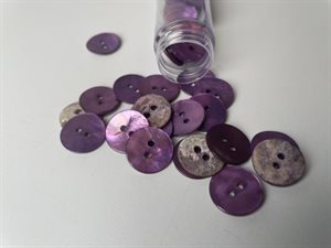 Farvet perlemor knap - lys lavendel, 15 mm